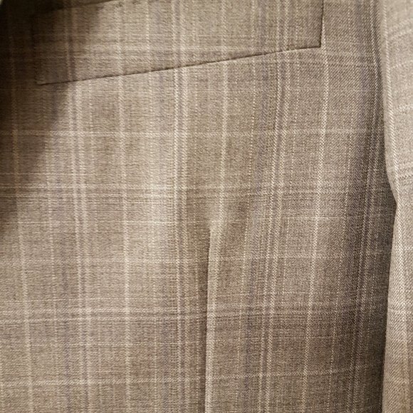 Samuelsohn -Men's Suits - 44 Reg - $525 Each - Picture 8 of 12